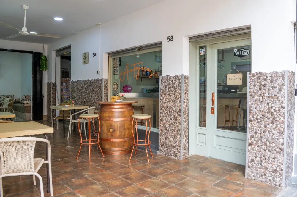 reforma y decoración de cafetería