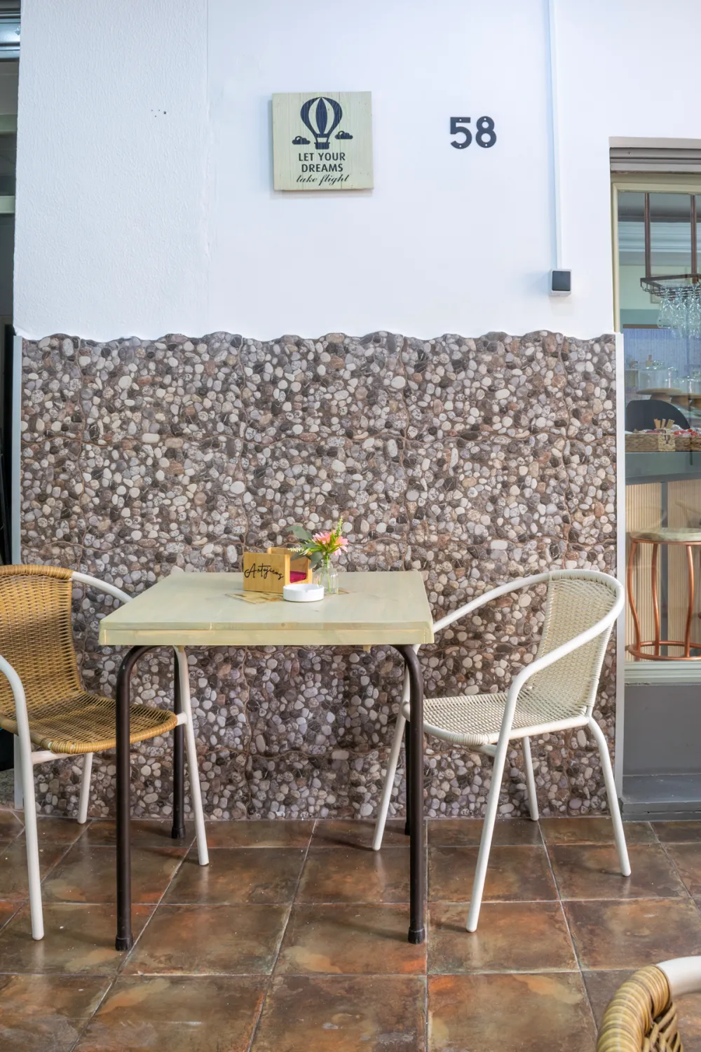 reforma y decoración de cafetería